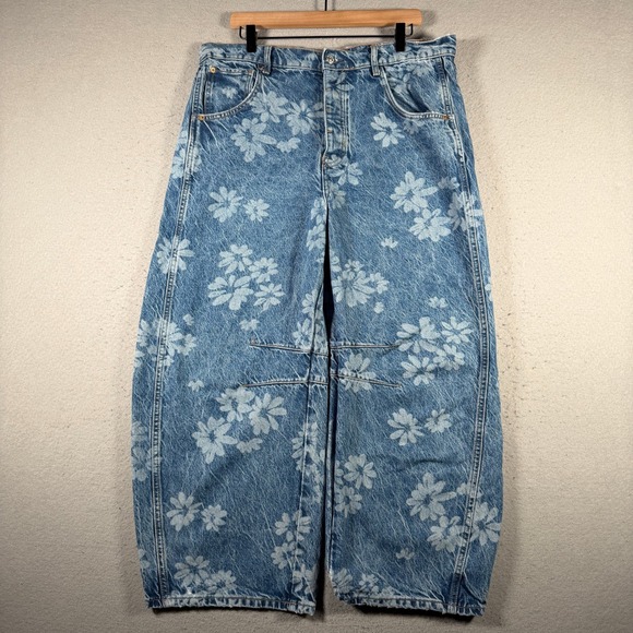 We The Free Denim - Free People We The Free Floral Barrel Leg Jean Blue High Rise Size 32 Distressed